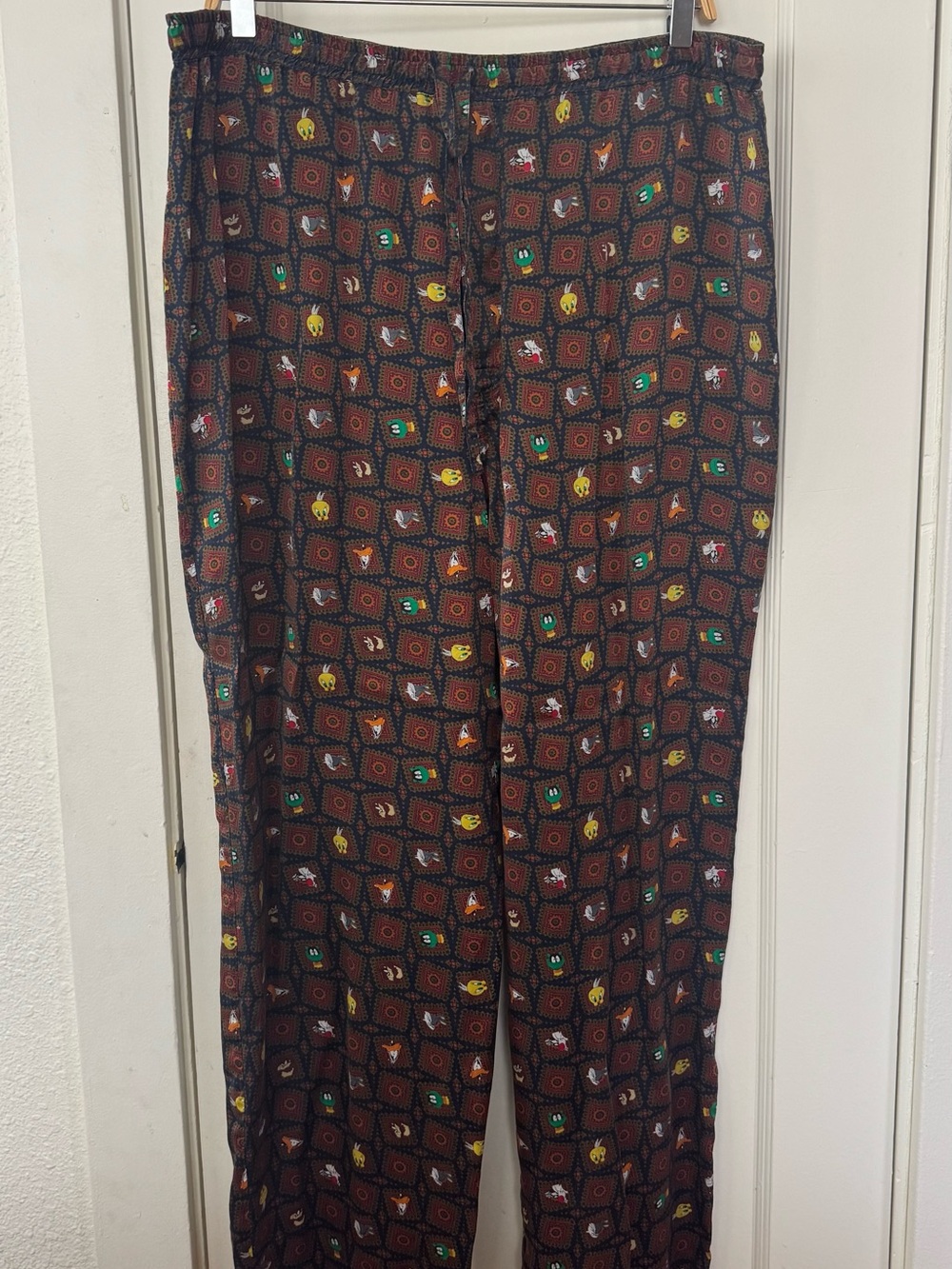 Silk Looney Tunes Men's Brown Patterned pajama pants size L